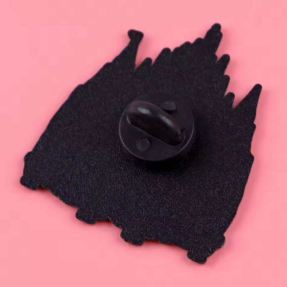 Wicked Wizard of Oz Enamel Pin - Picture 2 of 2